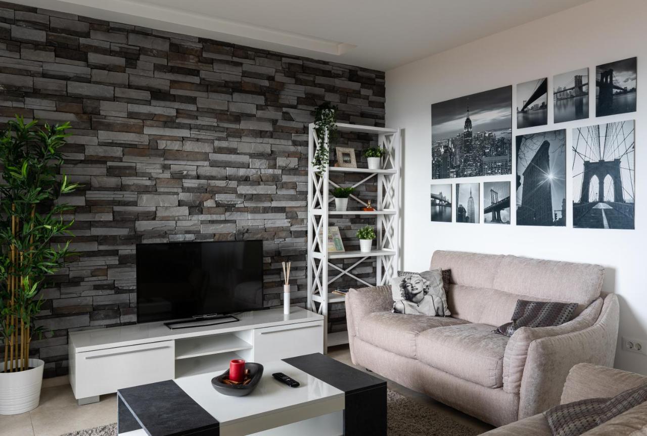 Апартаменти O'Lord - Luxury Sea View Apt Near Old Town Дубровник Екстер'єр фото